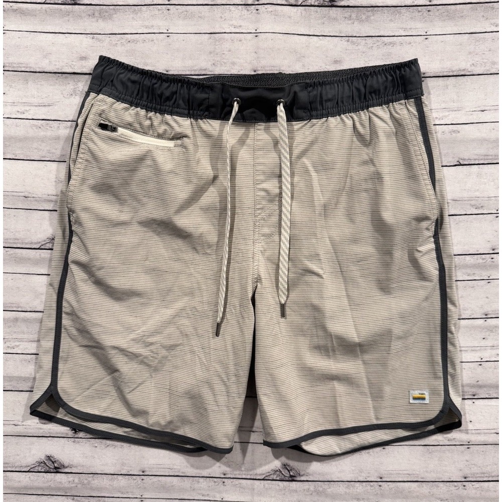 Vuori Mens Banks Active Short Sz M Hybrid Unlined Gym Workout 7" Inseam V330